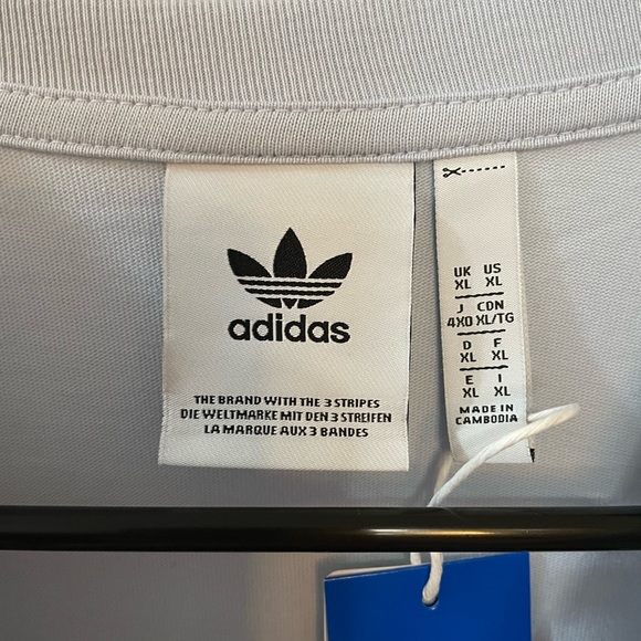 BNWT Adidas Trifoil Embroidered Logo Split Short Sleeve T Shirt XL - Picture 3 of 5